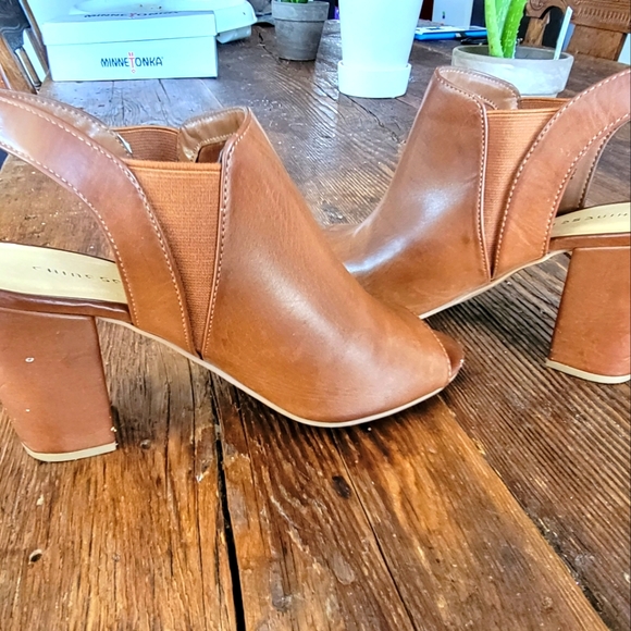 Chinese Laundry Shoes - Chinese Laundry Spring/Summer Slingback open Toe Heeled Sandal Tan sz 8.5